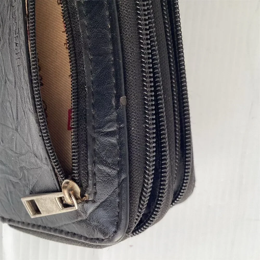 Stone Mountain Women's Black‎ Leather Zip-Around Wallet